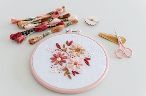 Darling Daisy Embroidery Kit - Brynn & Co.